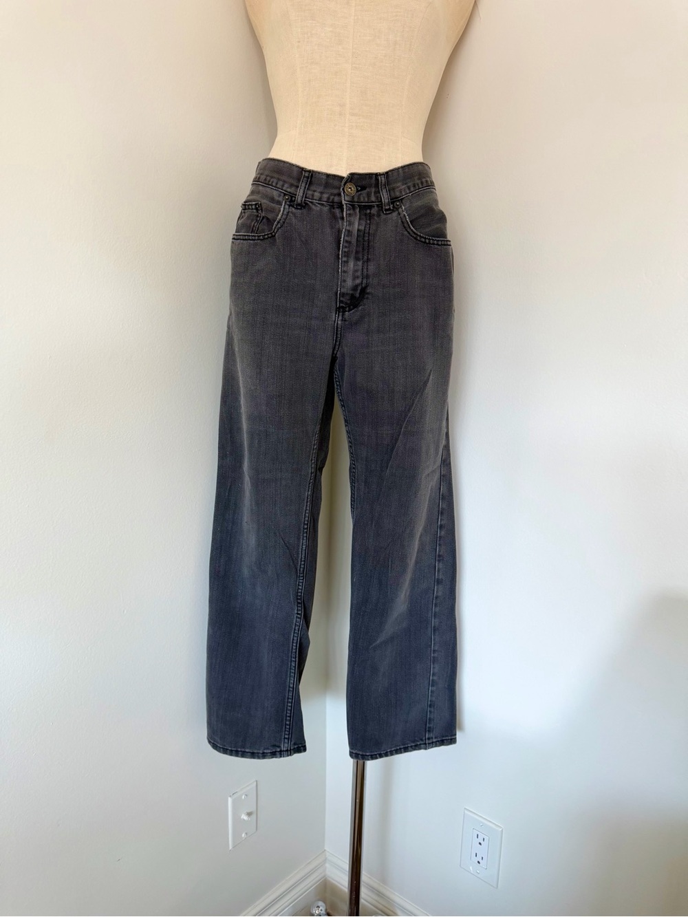 Axist Men's Washed Black Relaxed Jeans